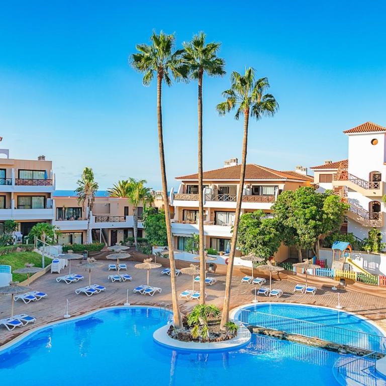 Tropical garden, big terrace, pools, sleeps 4 - One-Bedroom Apartment - 29