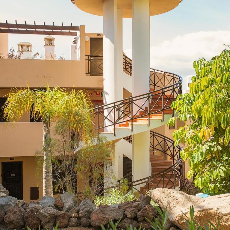 Tropical garden, big terrace, pools, sleeps 4 - One-Bedroom Apartment - 45