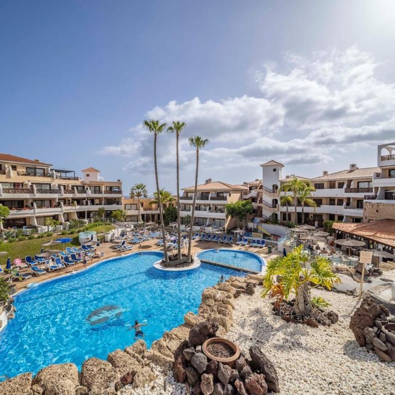 Tropical garden, big terrace, pools, sleeps 4 - One-Bedroom Apartment - 47
