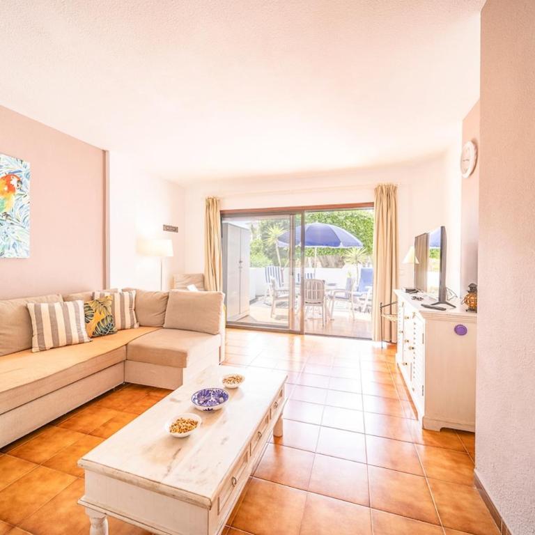 Tropical garden, big terrace, pools, sleeps 4 - One-Bedroom Apartment - 54