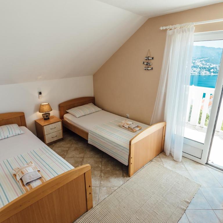 Villa Maestral - Three-Bedroom Villa - 36