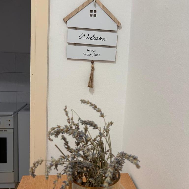 Nadja's Nest - One-Bedroom Apartment - 8