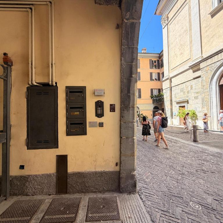 Colleoni Apartment - Bergamo Città Alta - Two-Bedroom Apartment with City View - 12