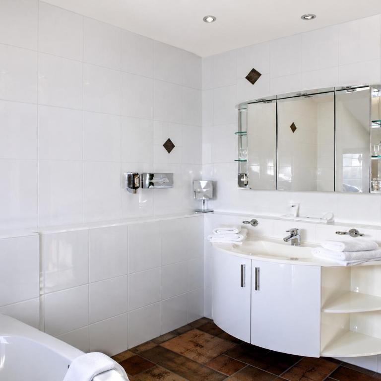 AlpResort Hubertushof Oberstaufen - Partner von Oberstaufen PLUS - Studio mit Whirlpool - 1