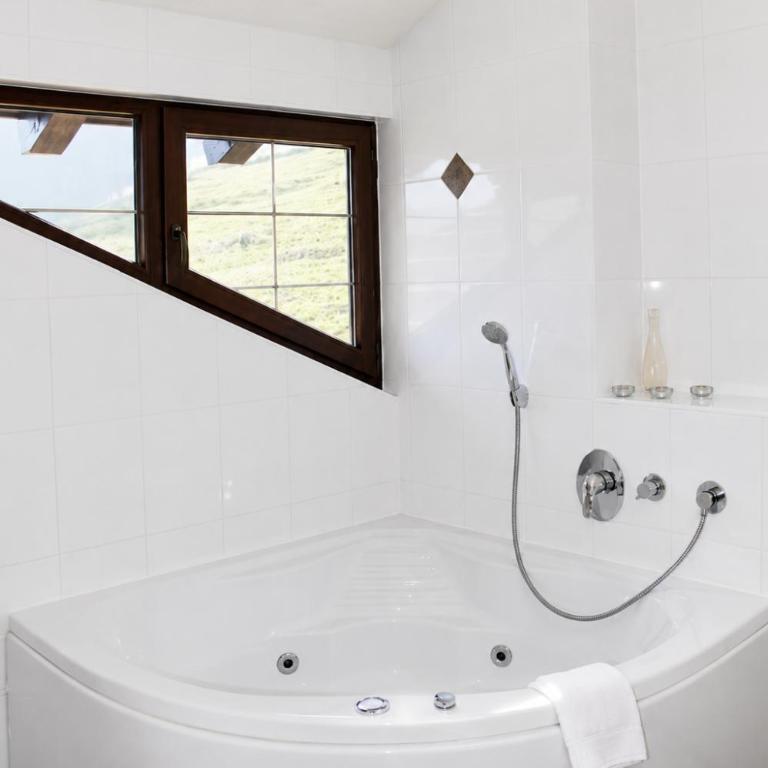 AlpResort Hubertushof Oberstaufen - Partner von Oberstaufen PLUS - Studio mit Whirlpool - 5