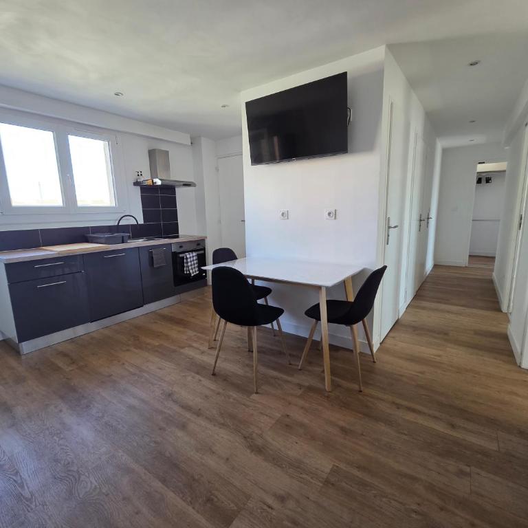 Mayol Apartment Heart of Toulon and Harbor View - Appartement - 24