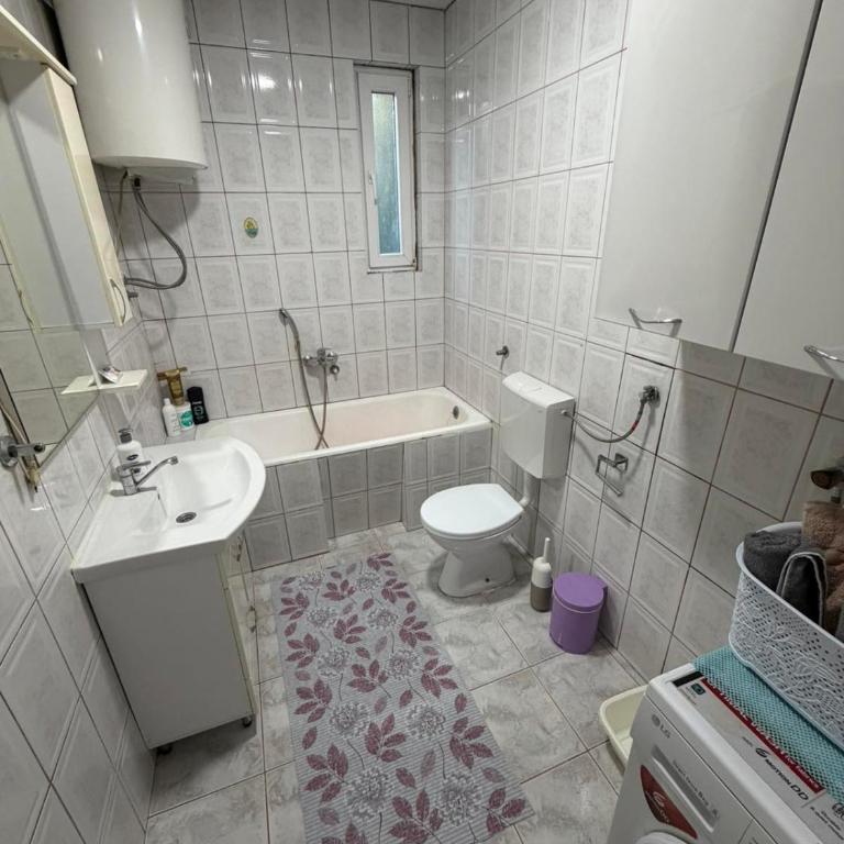 Home Two Brothers - Three-Bedroom House - 3