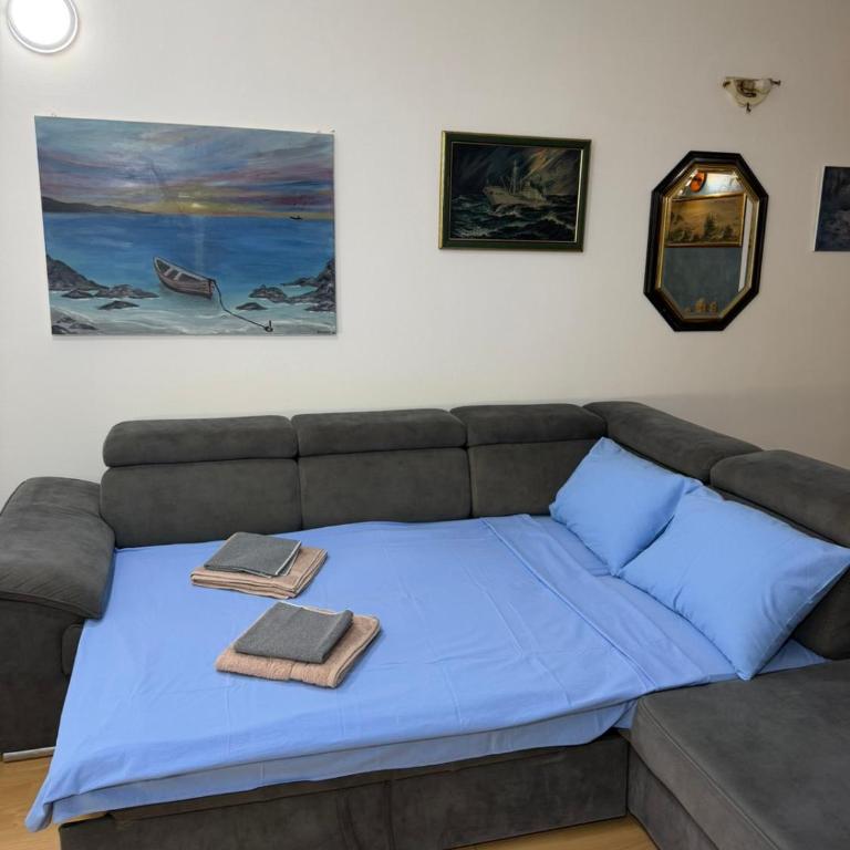 Home Two Brothers - Three-Bedroom House - 4