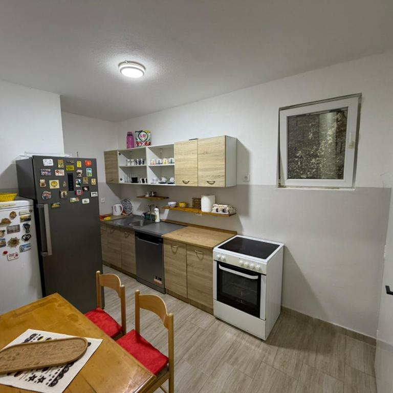Home Two Brothers - Three-Bedroom House - 5