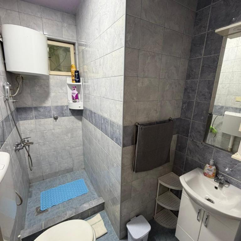 Home Two Brothers - Three-Bedroom House - 12