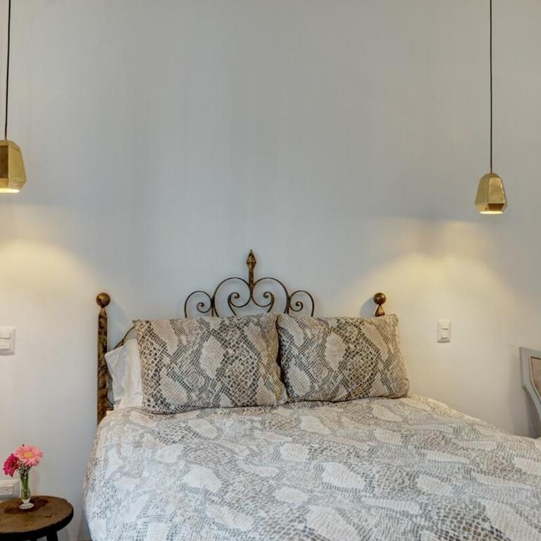 Centro Fabulous Rooftop Pool BBQ Perfect Location - Three-Bedroom House - 9