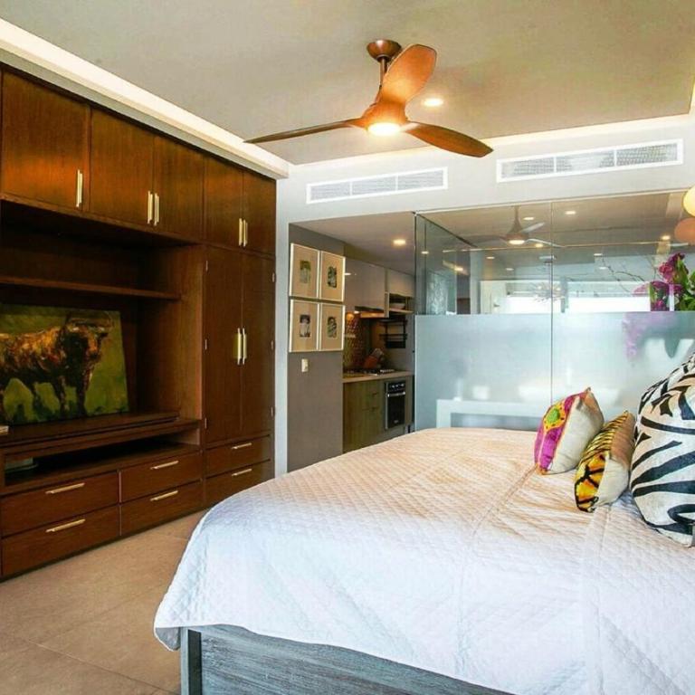 Wake Up to Stunning Beach & Harbor Views - Studio mit Meerblick - 12