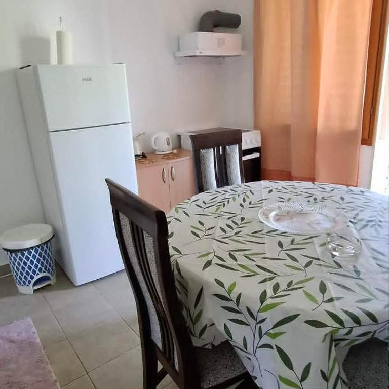 apartman ANAMI - Two-Bedroom Apartment - 13