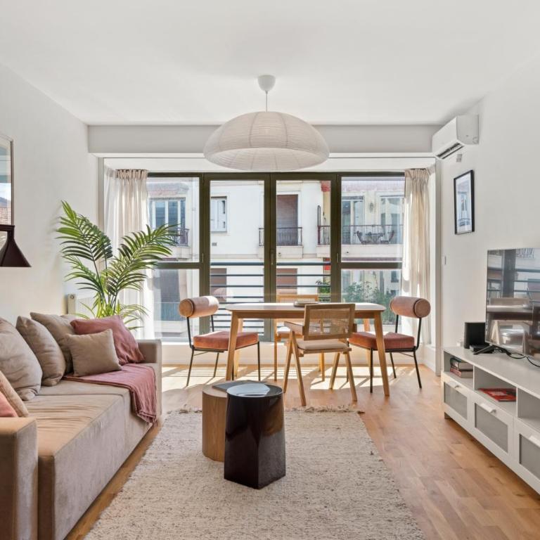 Stunning & Bright - 2 Bedrooms - Parking WiFi/AC - Appartement 2 Chambres Deluxe avec Balcon - 7