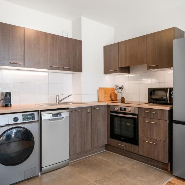 Stunning & Bright - 2 Bedrooms - Parking WiFi/AC - Appartement 2 Chambres Deluxe avec Balcon - 23