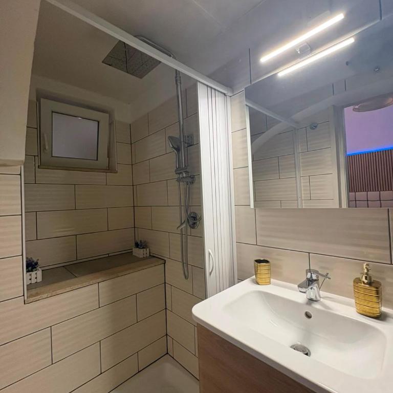 Caterina City House - Appartamento con 1 Camera da Letto - 11