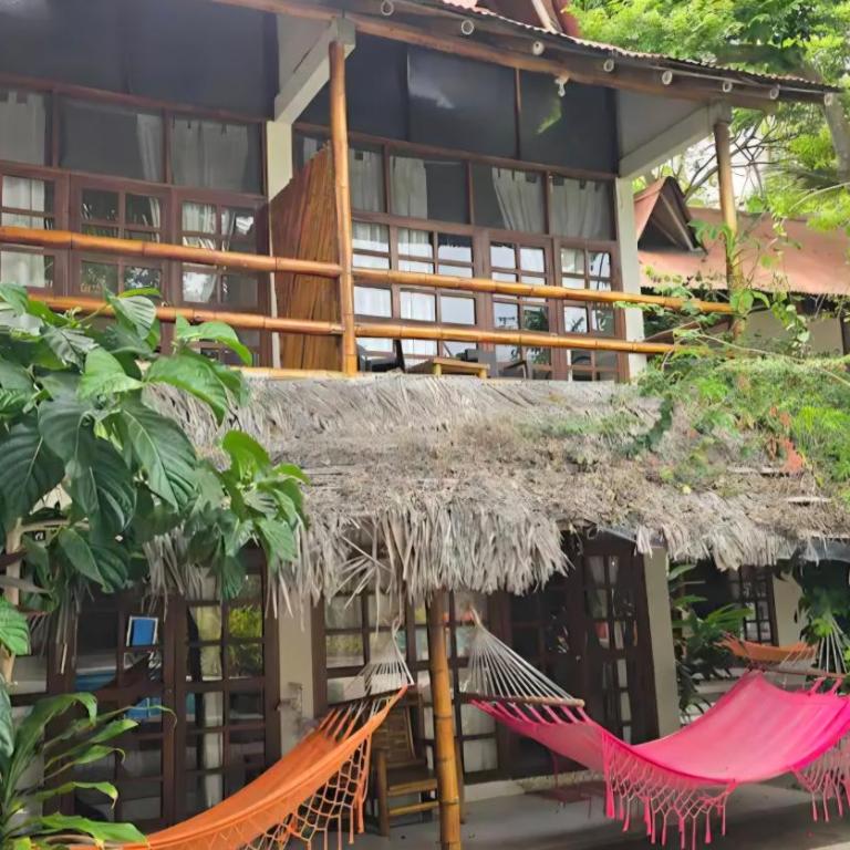 Hotel Sumpa - Standard Quadruple Room - 4