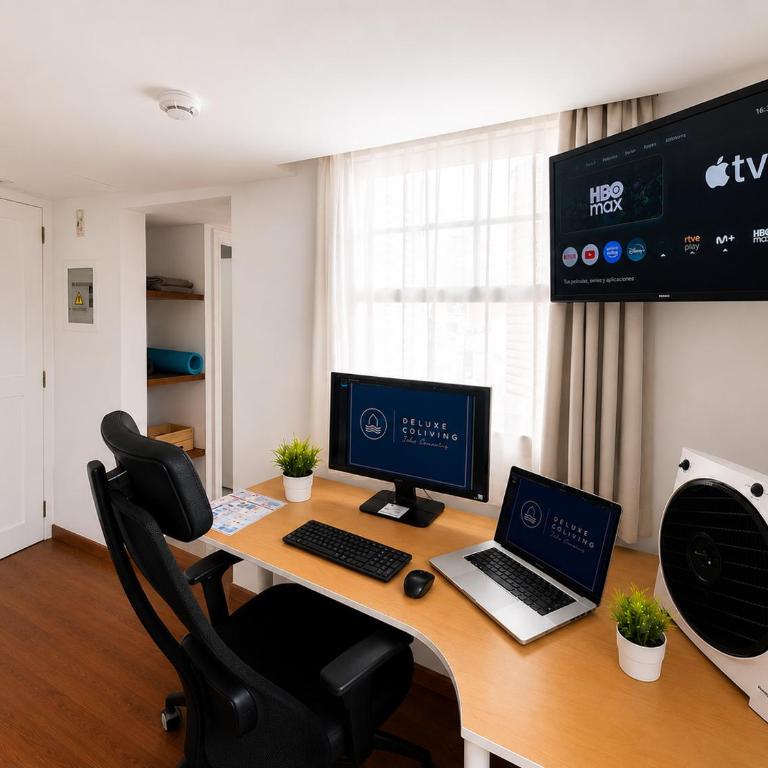 Deluxe Coliving Islas Canarias - Suite con cama grande y balcón - 3