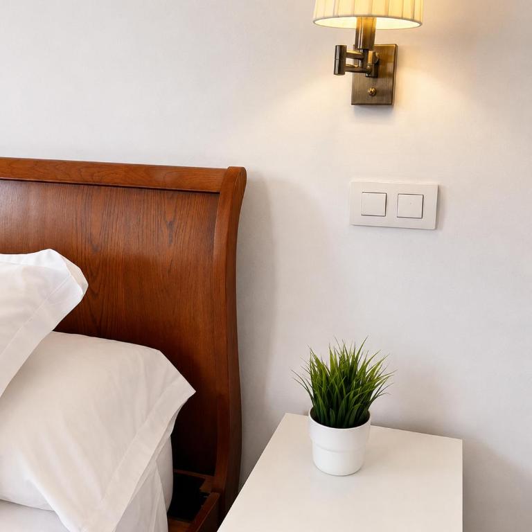 Deluxe Coliving Islas Canarias - Suite con cama grande y balcón - 8