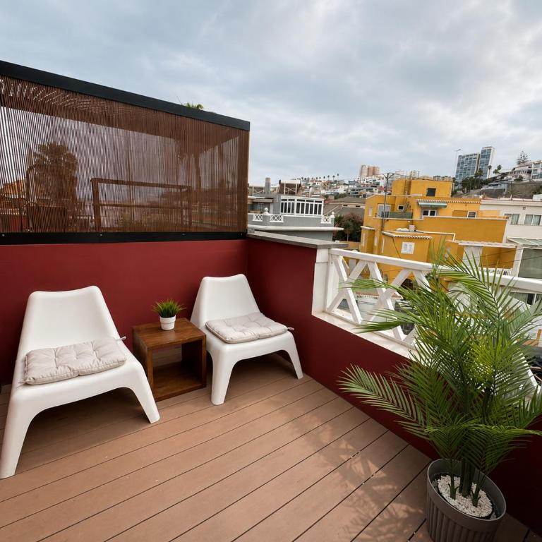 Deluxe Coliving Islas Canarias - Suite con cama grande y balcón - 1