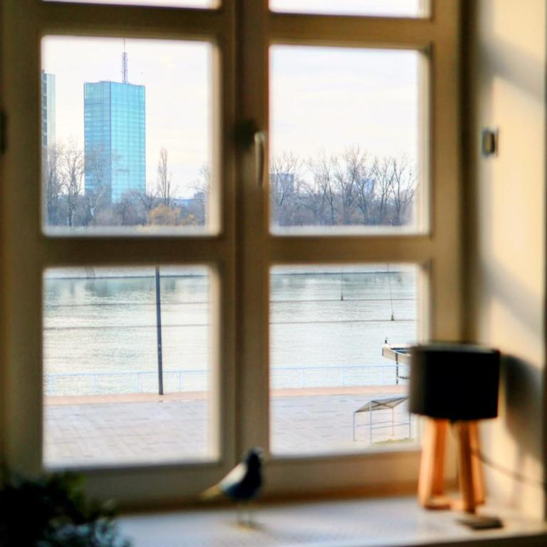 Old Port Riverside Apartments&Lofts in City Center - Apartment mit 1 Schlafzimmer mit Flussblick - 3