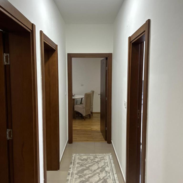 Stan na dan Podgorica - Apartman sa 2 Spavaće Sobe - 2