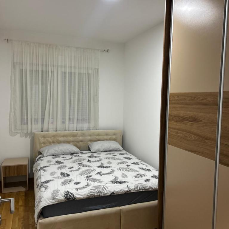 Stan na dan Podgorica - Apartman sa 2 Spavaće Sobe - 4