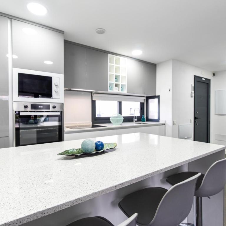 Ático de Lujo con Jacuzzi Privado en Azotea Vistas - Appartement 1 Chambre - 30