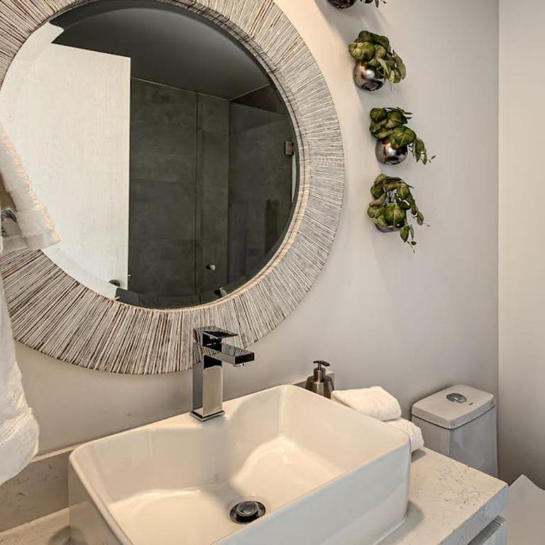 Spacious Luxury Apartment with Ocean Views, Pool and steps to Playa El Médano - Casa - 14