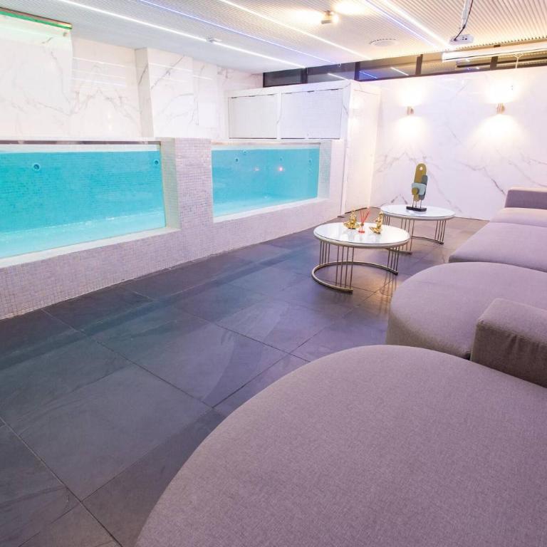 Aman Luxury 23 Bedroom 3 Pool - Villa - 13