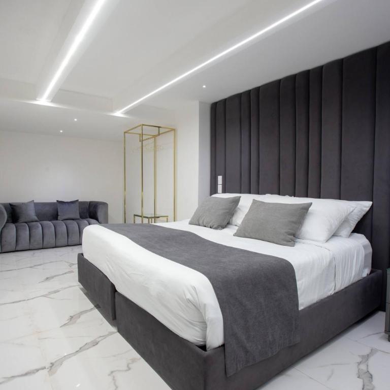 Aman Luxury 23 Bedroom 3 Pool - Villa - 25