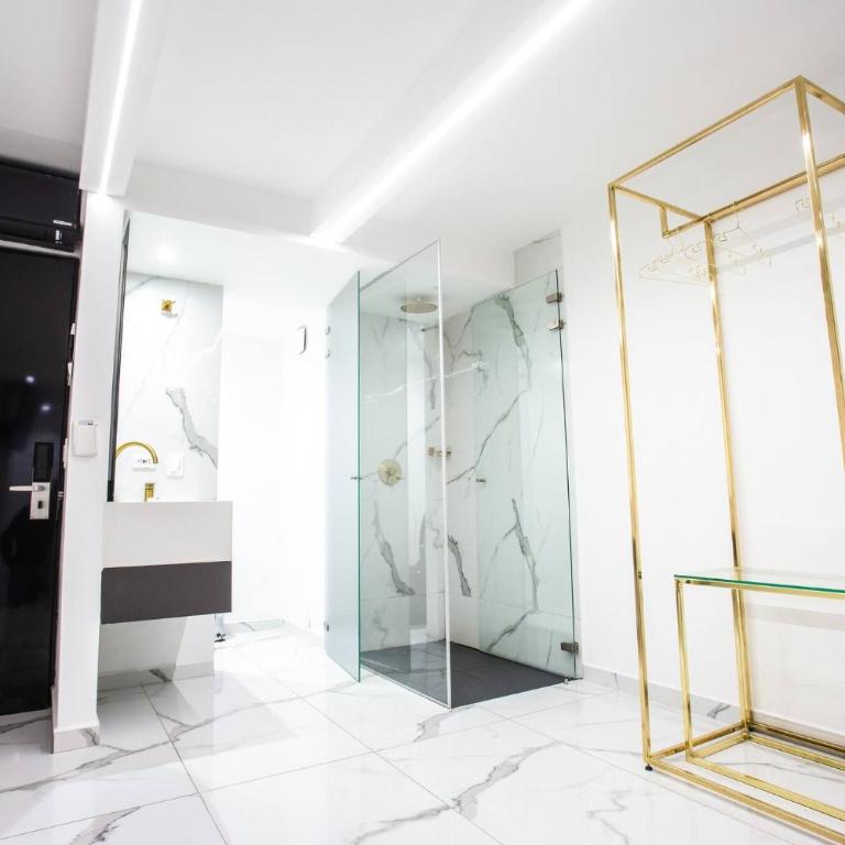 Aman Luxury 23 Bedroom 3 Pool - Villa - 26