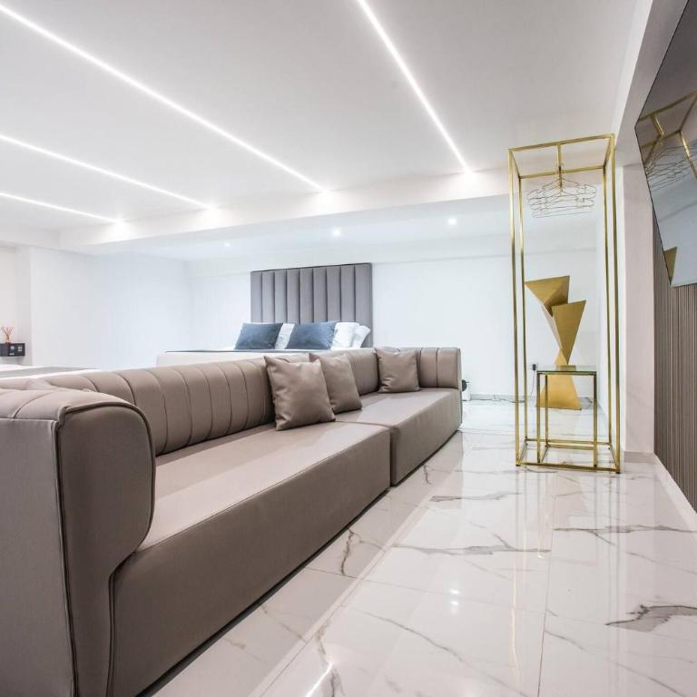 Aman Luxury 23 Bedroom 3 Pool - Villa - 35