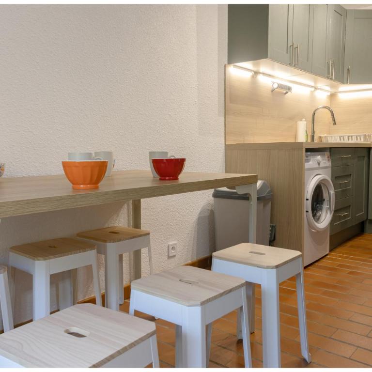 Beau 2 pièces avec jardin - Apartment mit 2 Schlafzimmern - 2