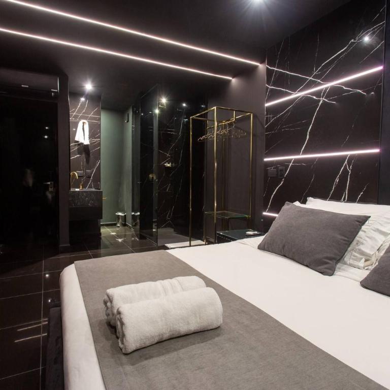 Aman Luxury 23 Bedroom 3 Pool - Villa - 44