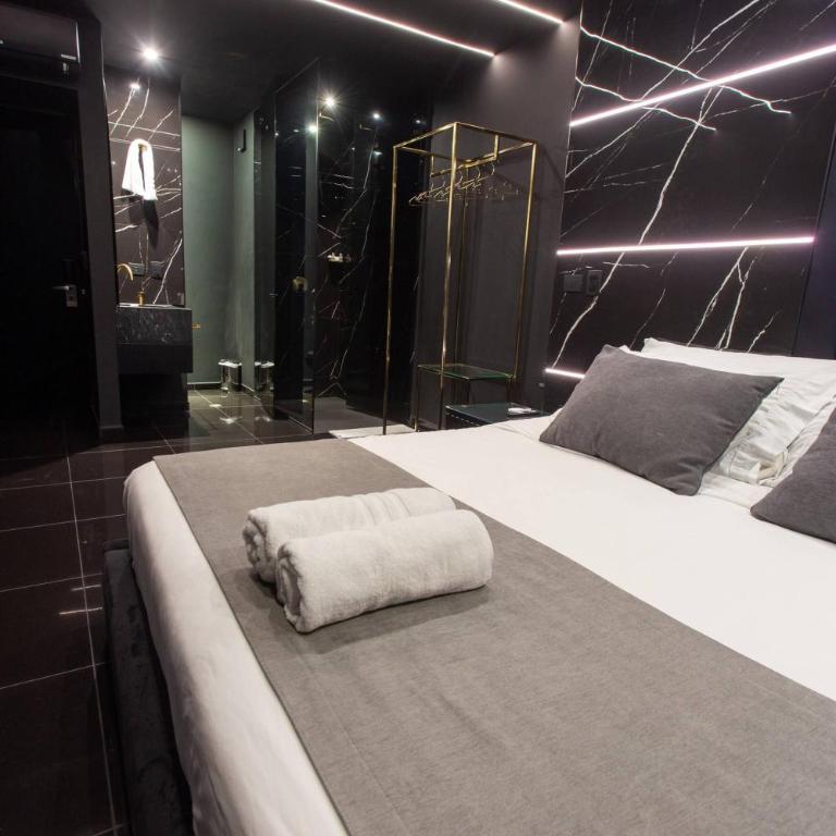 Aman Luxury 23 Bedroom 3 Pool - Villa - 47