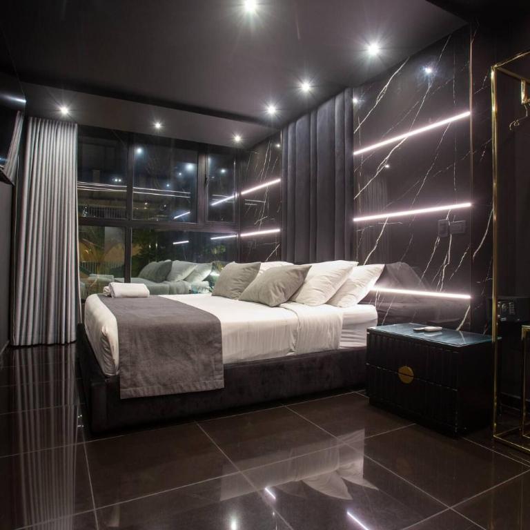 Aman Luxury 23 Bedroom 3 Pool - Villa - 58