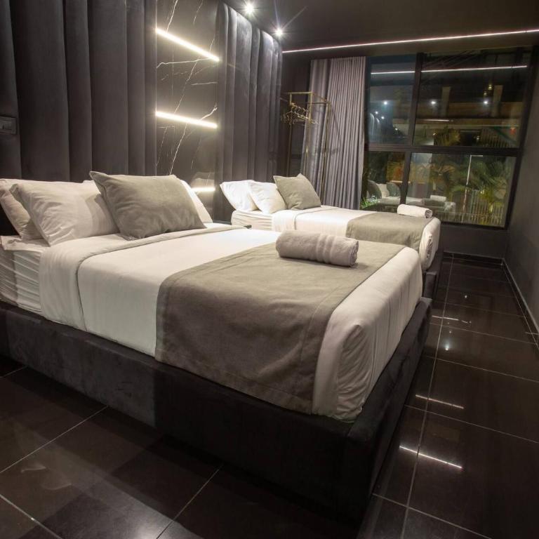 Aman Luxury 23 Bedroom 3 Pool - Villa - 65