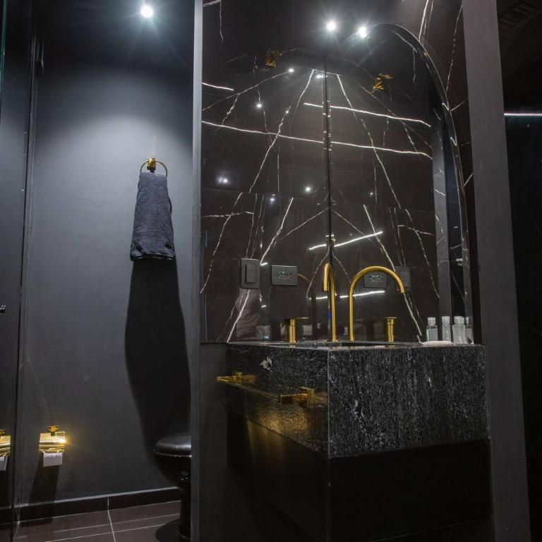 Aman Luxury 23 Bedroom 3 Pool - Villa - 75