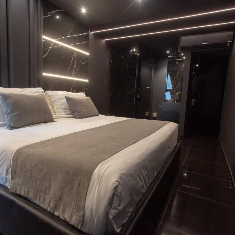 Aman Luxury 23 Bedroom 3 Pool - Villa - 80