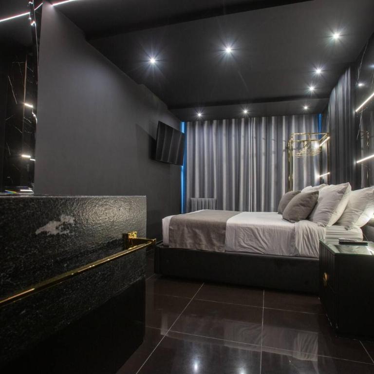 Aman Luxury 23 Bedroom 3 Pool - Villa - 82