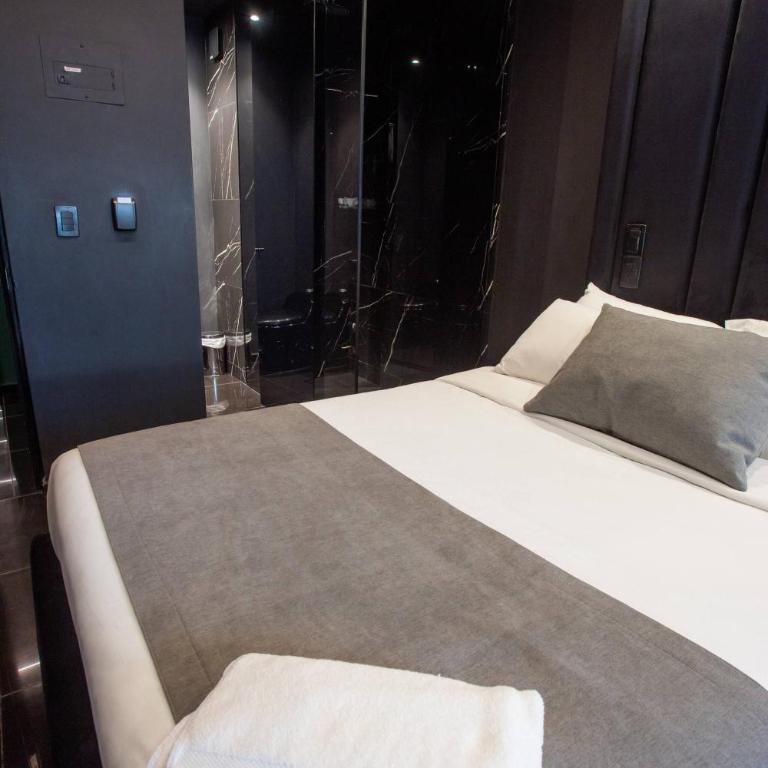 Aman Luxury 23 Bedroom 3 Pool - Villa - 86