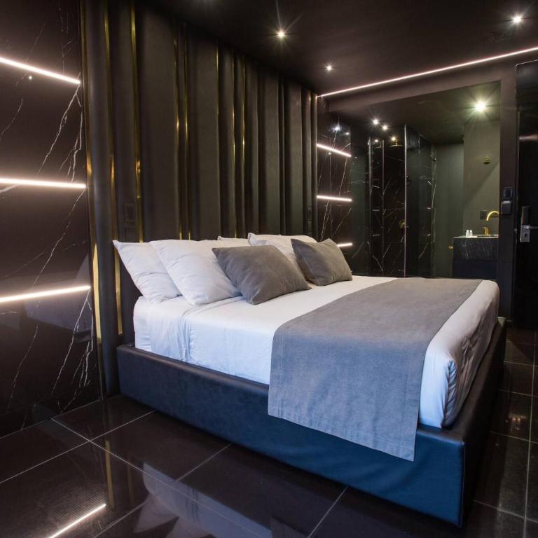 Aman Luxury 23 Bedroom 3 Pool - Villa - 91