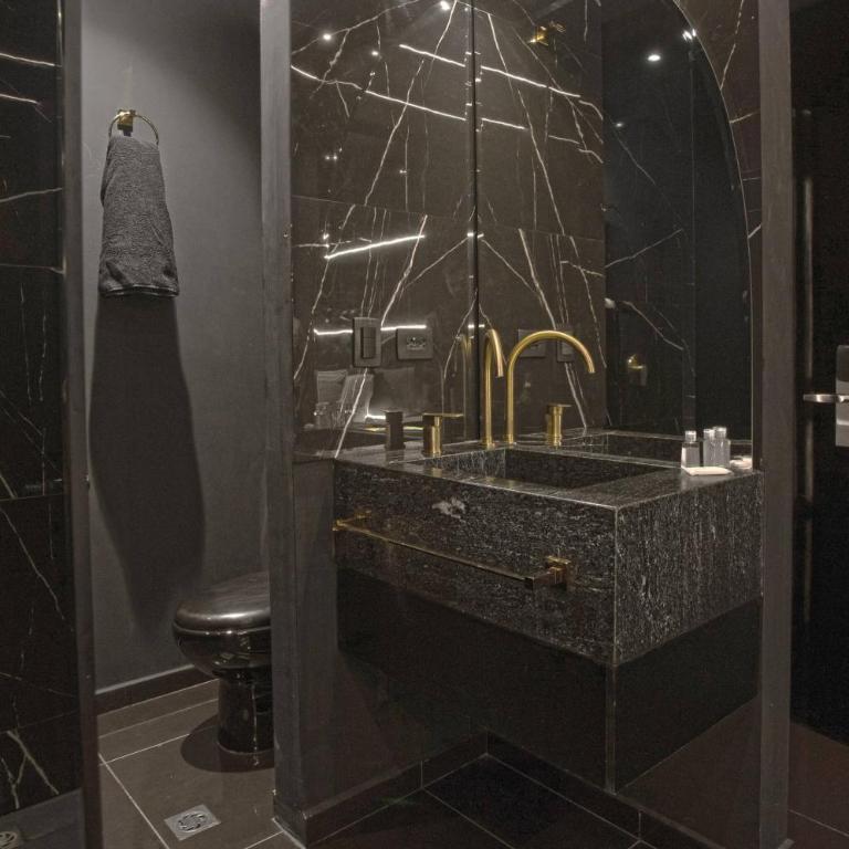 Aman Luxury 23 Bedroom 3 Pool - Villa - 99