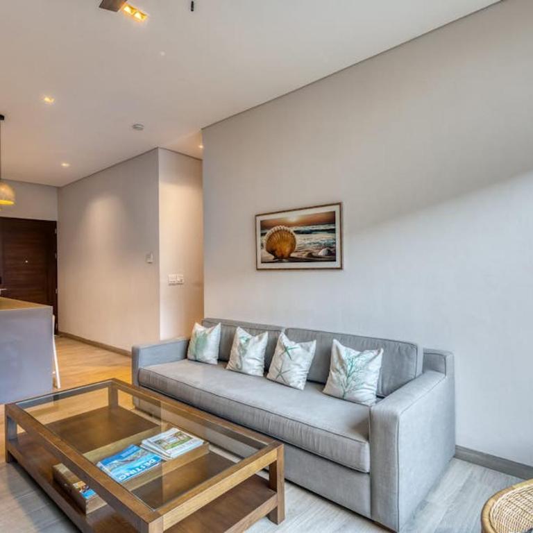 Modern Marina-View Penthouse with Private Hot Tub, Pool & Netflix - Casa - 8