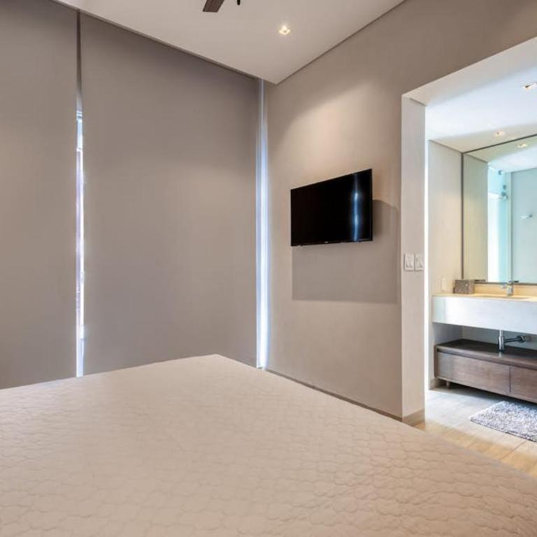 Modern Marina-View Penthouse with Private Hot Tub, Pool & Netflix - Casa - 14