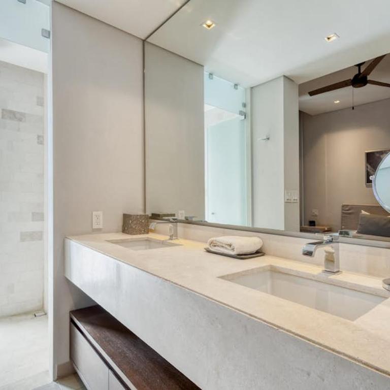Modern Marina-View Penthouse with Private Hot Tub, Pool & Netflix - Casa - 16