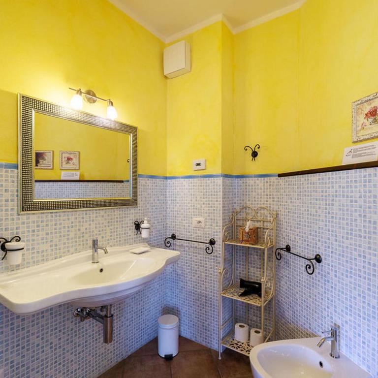 B&B Il Feriolo - Camera Familiare con Vista Lago - 11