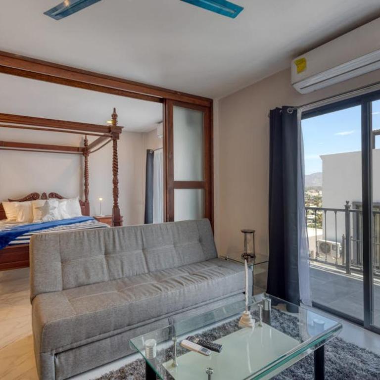 Dog-friendly Apartment with Rooftop Infinity Pool, Gym, Central AC & Balcony - Casa - 1