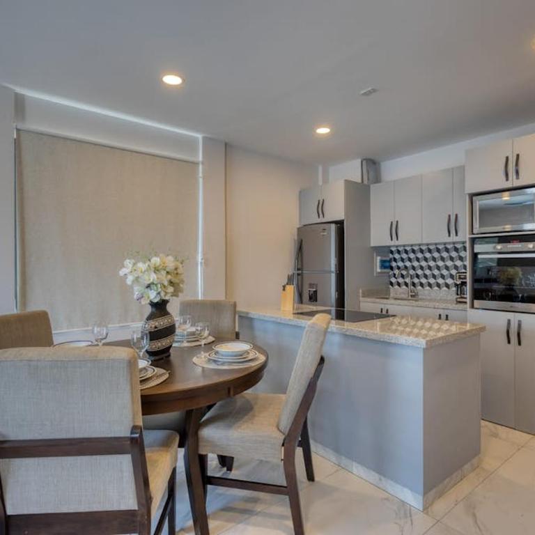 Dog-friendly Apartment with Rooftop Infinity Pool, Gym, Central AC & Balcony - Casa - 3